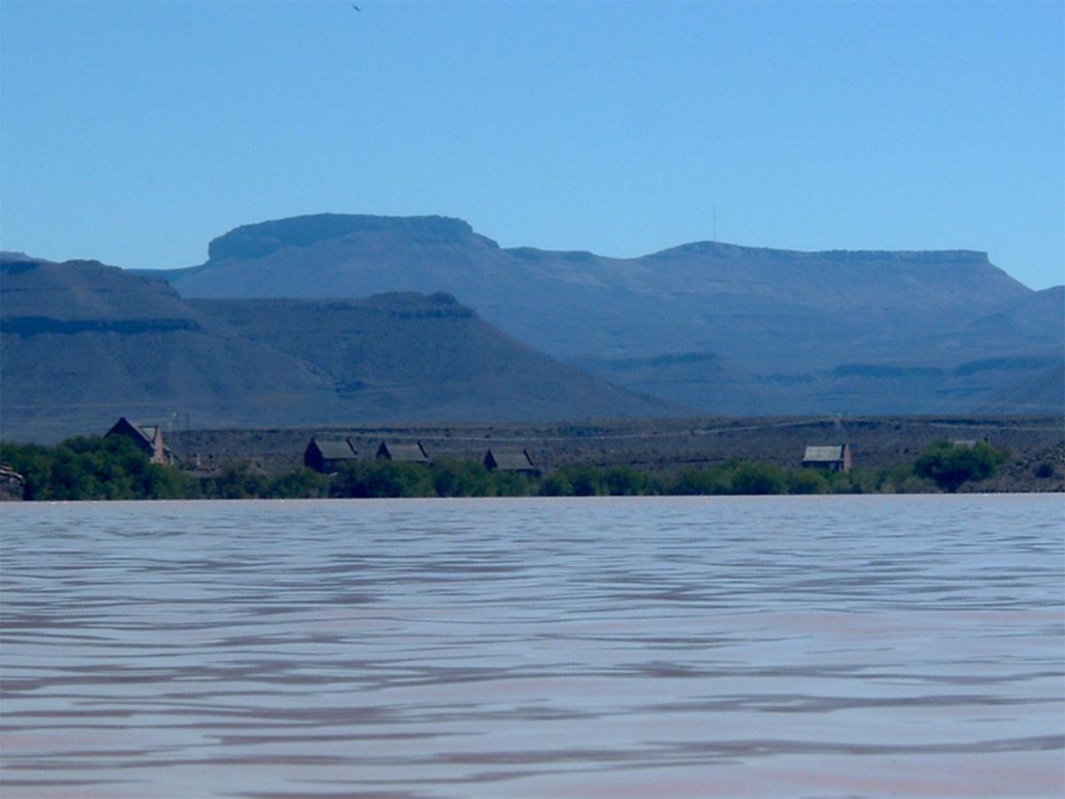 Teri-Lemveli Lodge Beaufort West Exteriör bild
