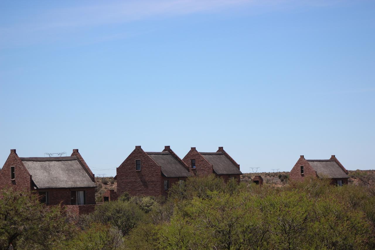 Teri-Lemveli Lodge Beaufort West Exteriör bild