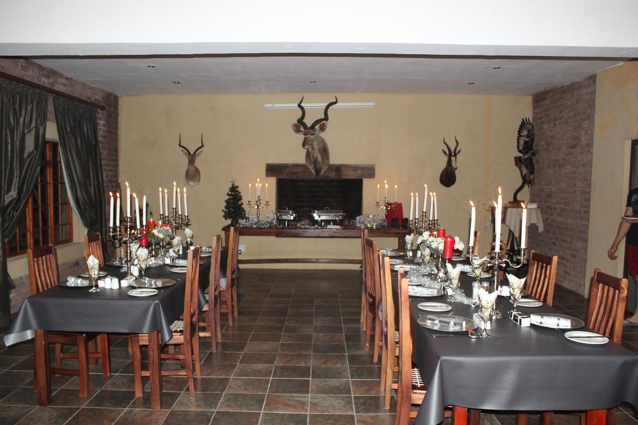 Teri-Lemveli Lodge Beaufort West Exteriör bild
