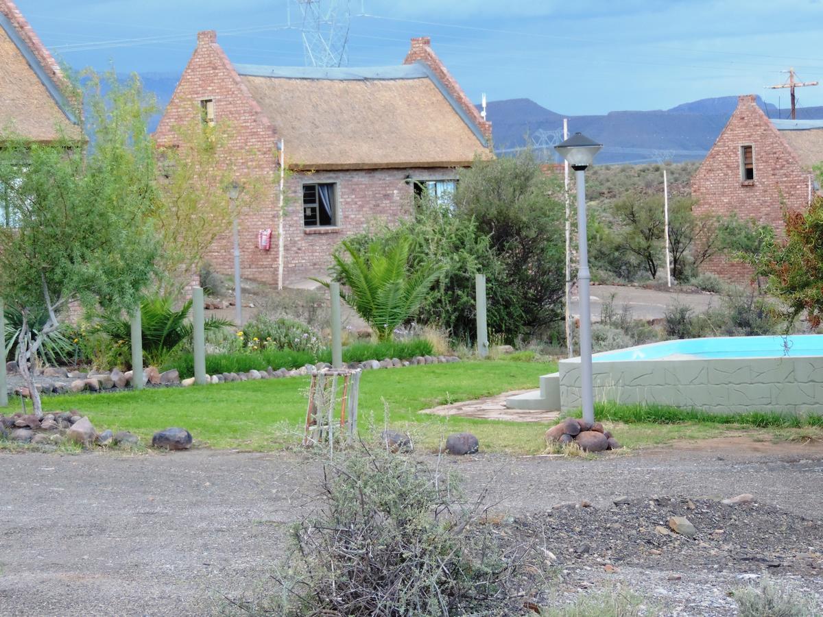 Teri-Lemveli Lodge Beaufort West Exteriör bild